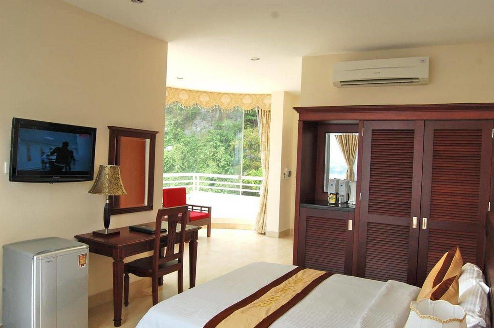 Hung Long Harbour Hotel Cat Ba Dong Khe Sau Extérieur photo